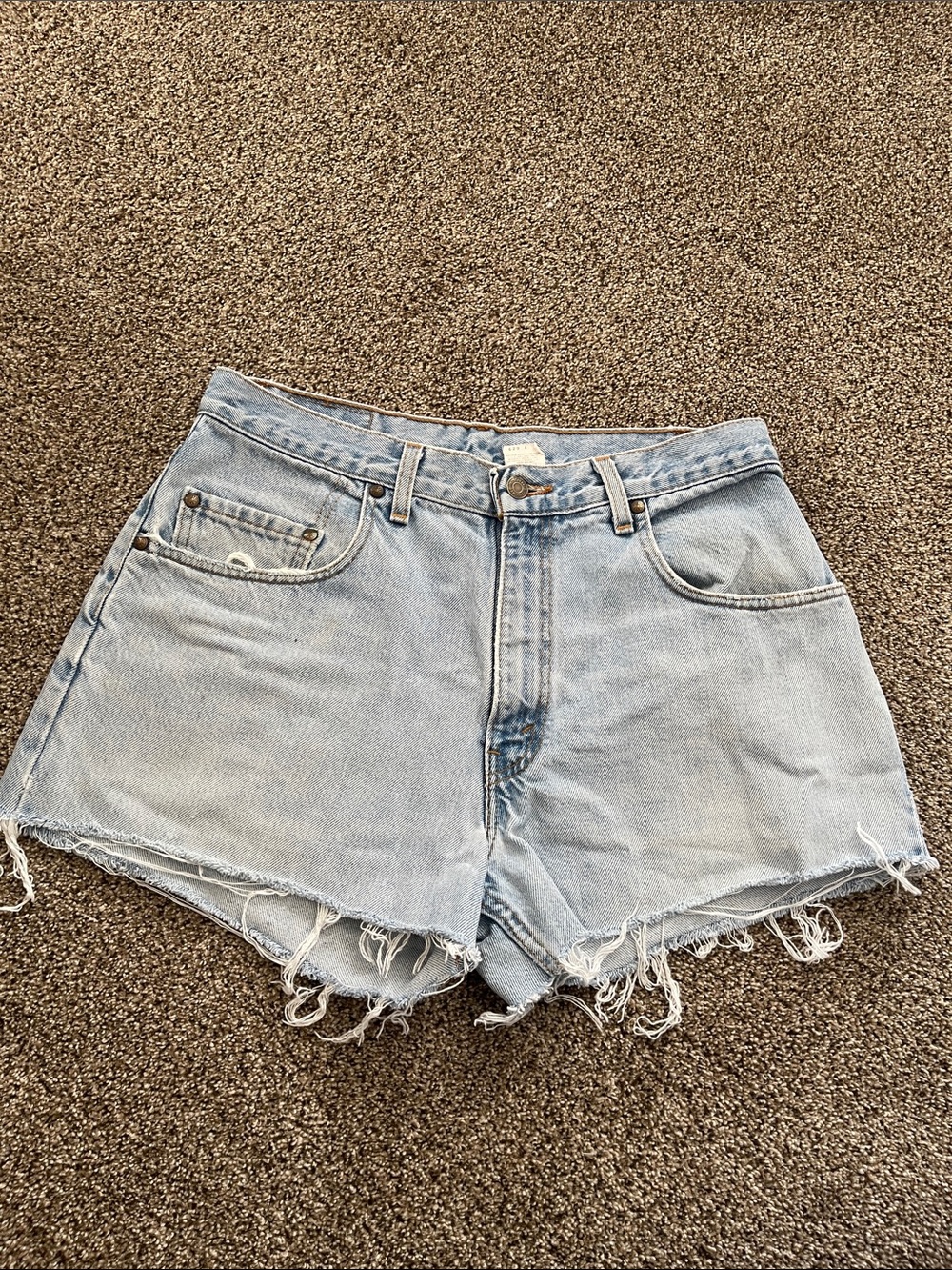 Vintage Levi’s Light Wash distressed Denim High-Rise Cutoff Shorts 32